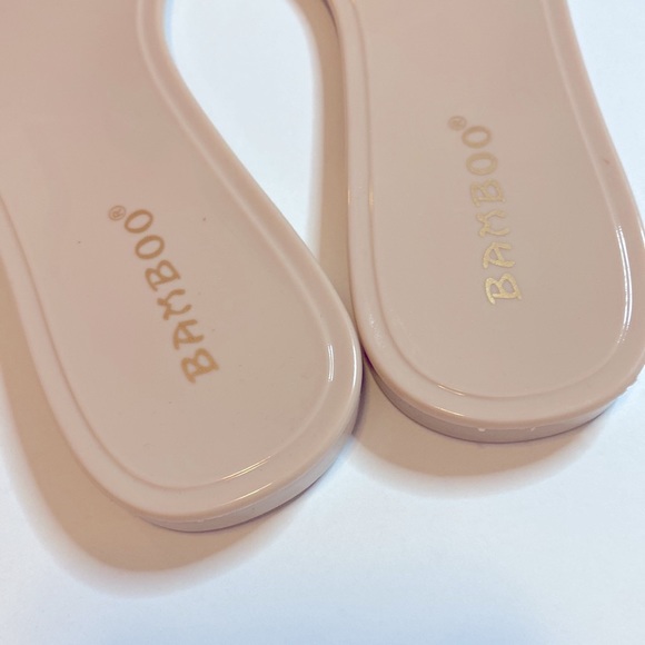 Studded jelly flat sandal NWT! Size 6 - Picture 7 of 11